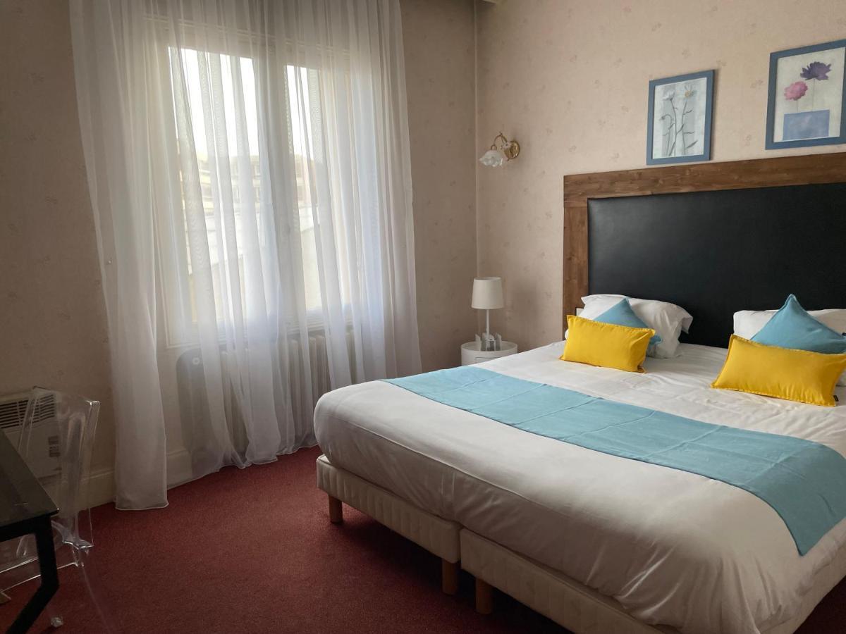 Contact Le Provence Hotel