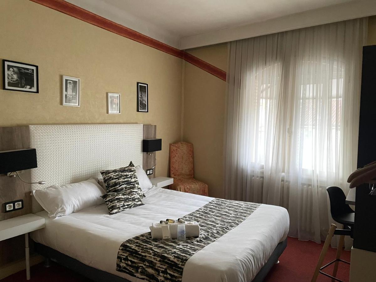 Contact Le Provence Hotel